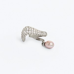 ENCRUSTED PEARL CHARM ALIEN EAR CUFF