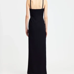 ILIAN GOWN IN BLACK