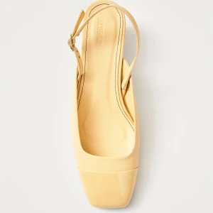 LINDY BLISS LEATHER PUMPS IN VANILLA