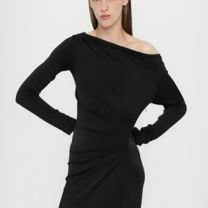 OFF-SHOULDER DRAPED GOWN IN BLACK