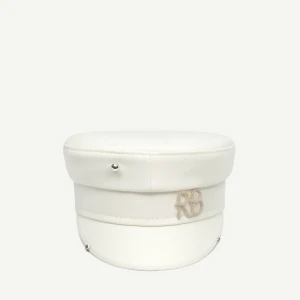 PIERCED LOGO-PLAQUE BAKER BOY CAP IN IVORY