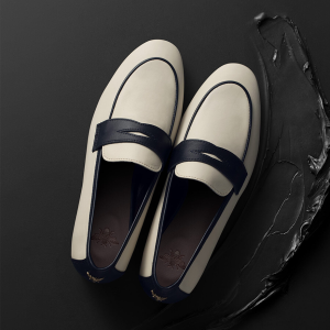 FLANEUR PORCELAINE AND BLUE LEATHER 