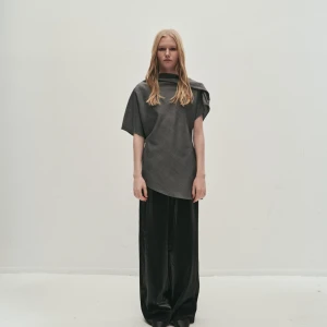 RHEA SHORT SLEEVE IN GREY