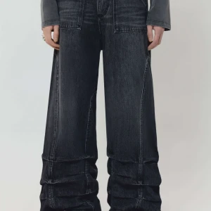 AVAVAV SMOCK DETAILED JEANS IN WASHED BLACK