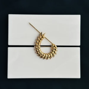 SPIKELET MEDIUM BROOCH IN GOLD