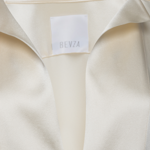 STAND-COLLAR BLOUSE VANILLA