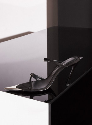 BLACK SUEDE FANG 95 SANDALS