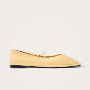 SWAY LEATHER BALLET FLATS IN VANILLA
