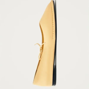 SWAY LEATHER BALLET FLATS IN VANILLA