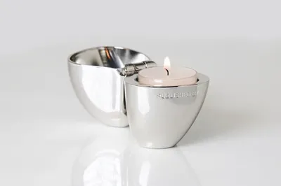 TEALIGHT CANDLE HOLDER IN SILVER