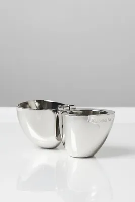 TEALIGHT CANDLE HOLDER IN SILVER