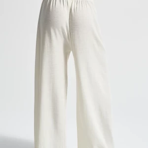 WOOLEN BARBERA  WHITE