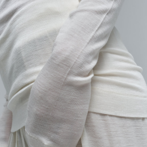 WOOLEN JADE IN OFF WHITE