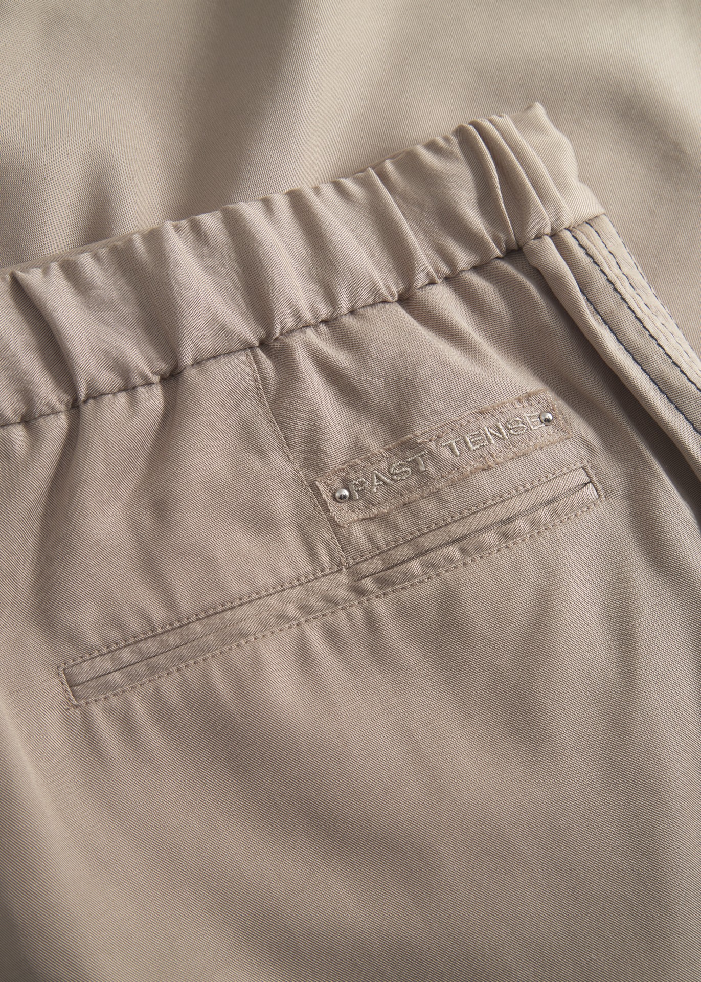 WIDE LEG DRAWSTRING TENCEL SHORTS LIGHT KHAKI