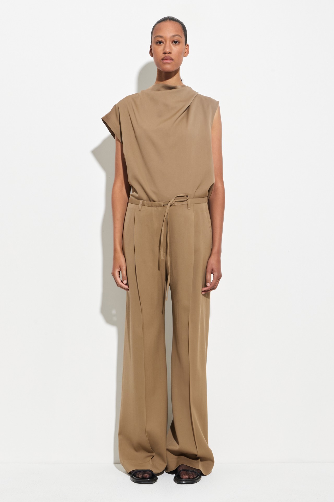 WIDE LEG PANTALON WITH WAISTSTRING ALMOND