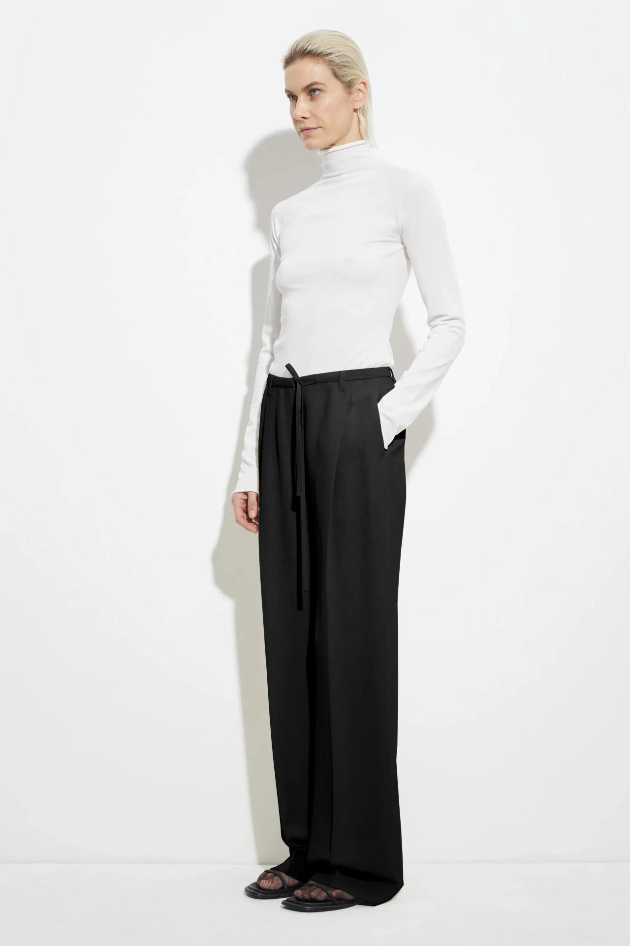 WIDE LEG PANTALON WITH WAISTSTRING BLACK