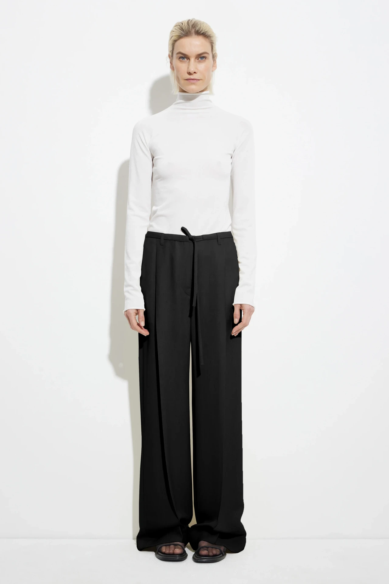 WIDE LEG PANTALON WITH WAISTSTRING BLACK