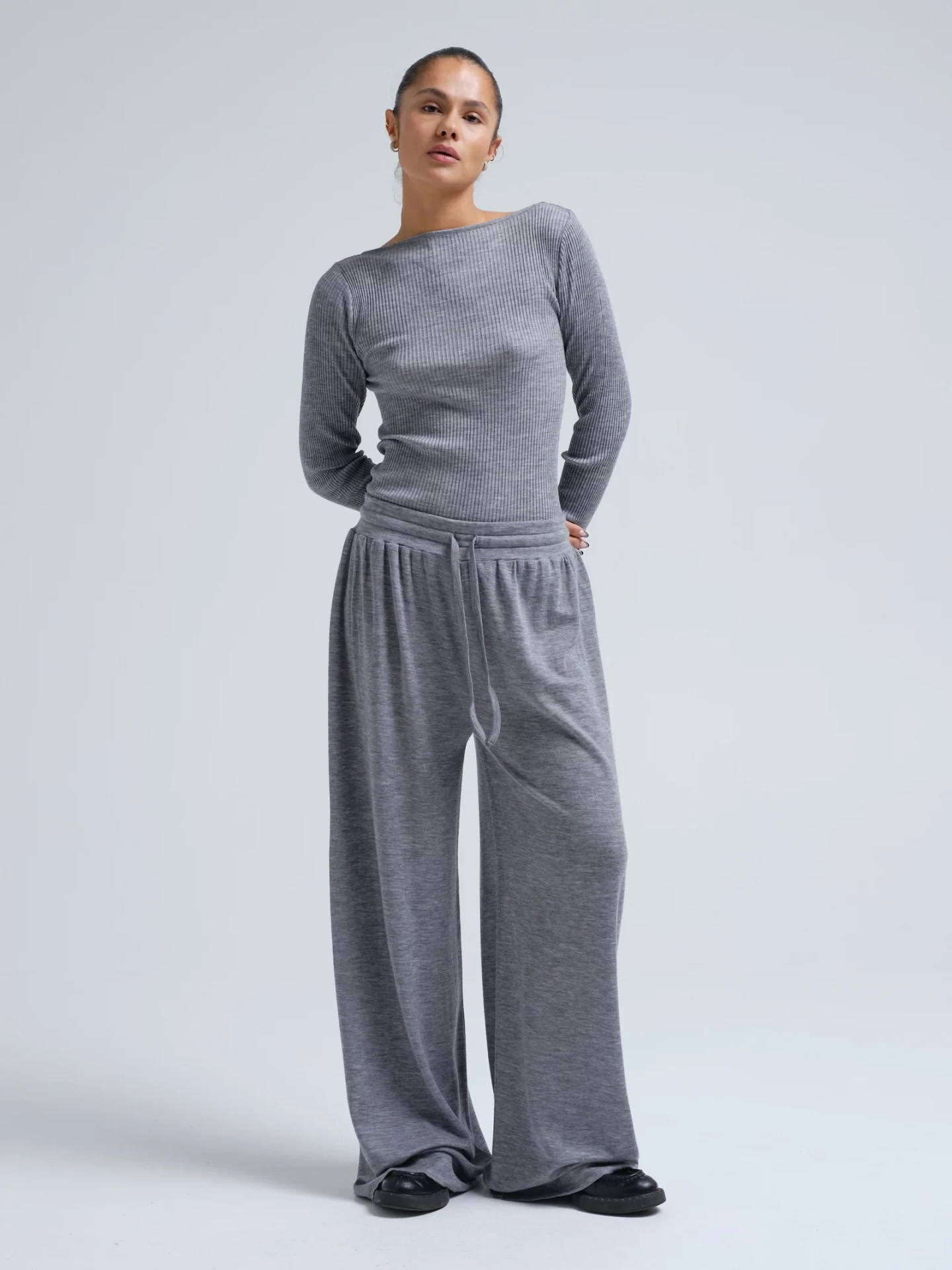 WOLLEN BARBERA IN GREY MELANGE